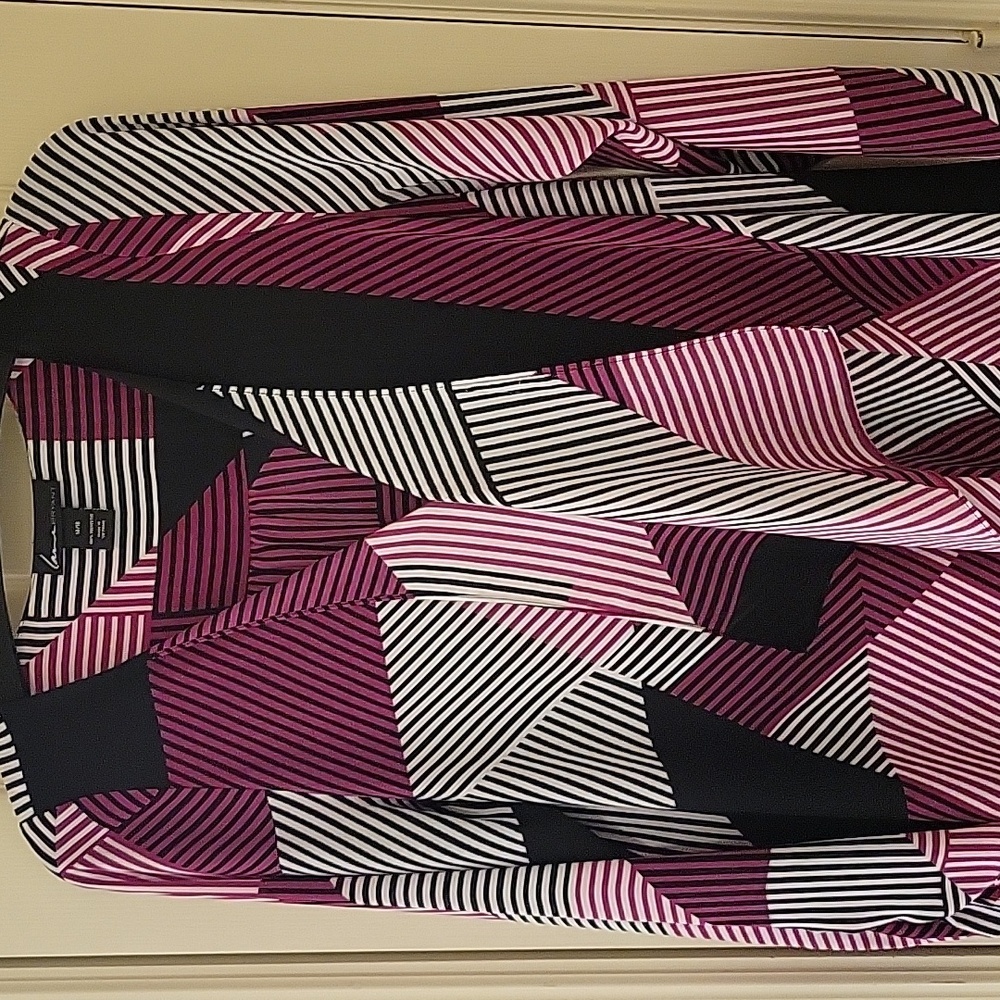 Geometric Patterned Women's Blouse - image 4